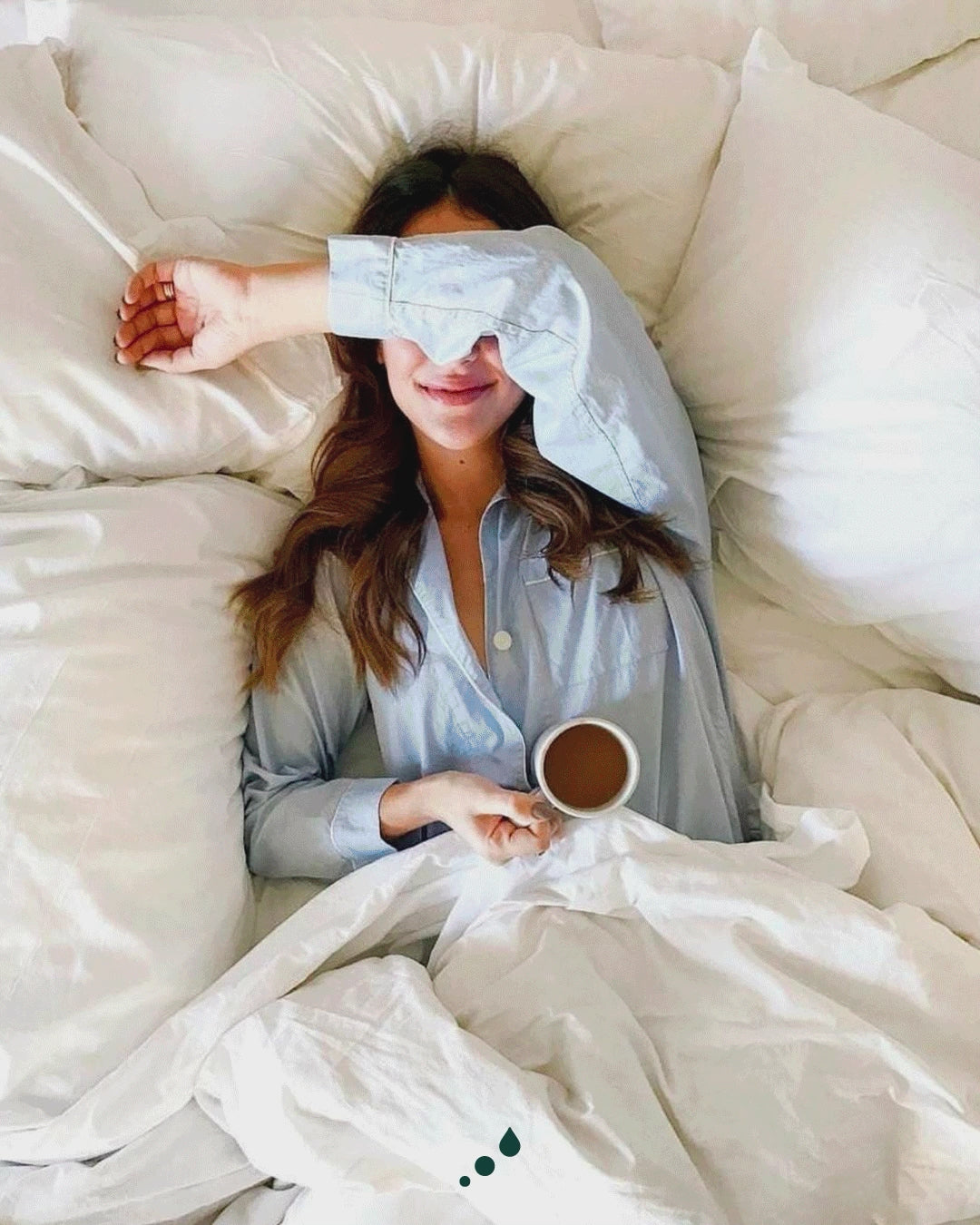 Aplicación diaria de serums Aetheria, skincare versátil para hidratar y proteger la piel a toda hora